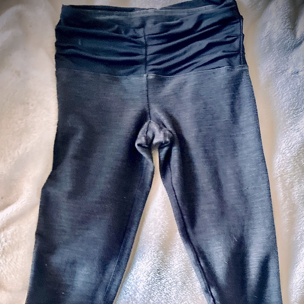 Lululemon Cropped Leggings :  Slate Gray w/ Black hip detail
